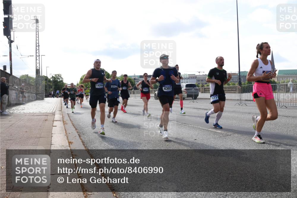 29.06.2025 - hella hamburg halbmarathon Lena Gebhardt http://msf.ph/oto/8406990 29.06.2025 09:49:45 Lombardsbrücke 14204, 13141, 15013, 4303, 573, 1343, 1445, 1800, 1975, 2324, 2573, 2745, 2750, 2849, 2949, 2980, 3014, 3116, 3136, 3282, 3431, 3530, 4148, 4303, 4318, 4425, 4528, 4766, 5648, 6095, 6123, 6149, 6682, 7035, 7229, 7495, 7796, 8370, 8465, 8629, 8925, 9264, 9265, 9296, 9686, 9914, 10680, 10930, 11765, 11952, 12098, 12327, 12839, 13141, 13457, 13800, 14077, 14204, 14359, 14374, 14560, 14629, 14667, 14688, 14789, 15094 meine-sportfotos.de