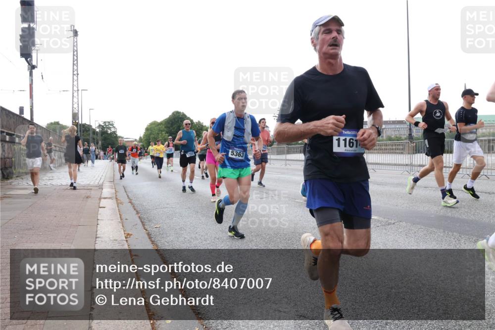 29.06.2025 - hella hamburg halbmarathon Lena Gebhardt http://msf.ph/oto/8407007 29.06.2025 10:04:01 Lombardsbrücke 1355, 5363, 1161, 1032, 1355, 1367, 2277, 2683, 2759, 2979, 3488, 4095, 4488, 5058, 5363, 5384, 5396, 5613, 5976, 6142, 6706, 6709, 7006, 7017, 7306, 7485, 8177, 8421, 8422, 8423, 8469, 8484, 8727, 9280, 9526, 9899, 10389, 10756, 11402, 11511, 11582, 11614, 12004, 12005, 12336, 12653, 13173, 13583, 13793, 15520, 15525, 15643, 15678, 15859, 16099, 16113, 16621, 17071, 17098, 17437, 17550 meine-sportfotos.de