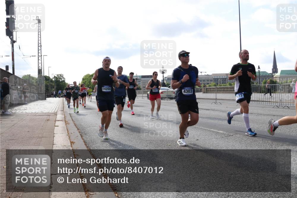 29.06.2025 - hella hamburg halbmarathon Lena Gebhardt http://msf.ph/oto/8407012 29.06.2025 09:49:45 Lombardsbrücke 14204, 13141, 15013, 4303, 73, 66666, 1343, 1445, 1800, 1975, 2324, 2573, 2745, 2750, 2849, 2949, 2980, 3014, 3116, 3136, 3282, 3431, 3530, 4148, 4303, 4318, 4425, 4528, 4766, 5648, 6095, 6123, 6149, 6682, 7035, 7229, 7495, 7796, 8370, 8465, 8629, 8925, 9264, 9265, 9296, 9686, 9914, 10680, 10930, 11765, 11952, 12098, 12327, 12839, 13141, 13457, 13800, 14077, 14204, 14359, 14374, 14560, 14629, 14667, 14688, 14789, 15094 meine-sportfotos.de