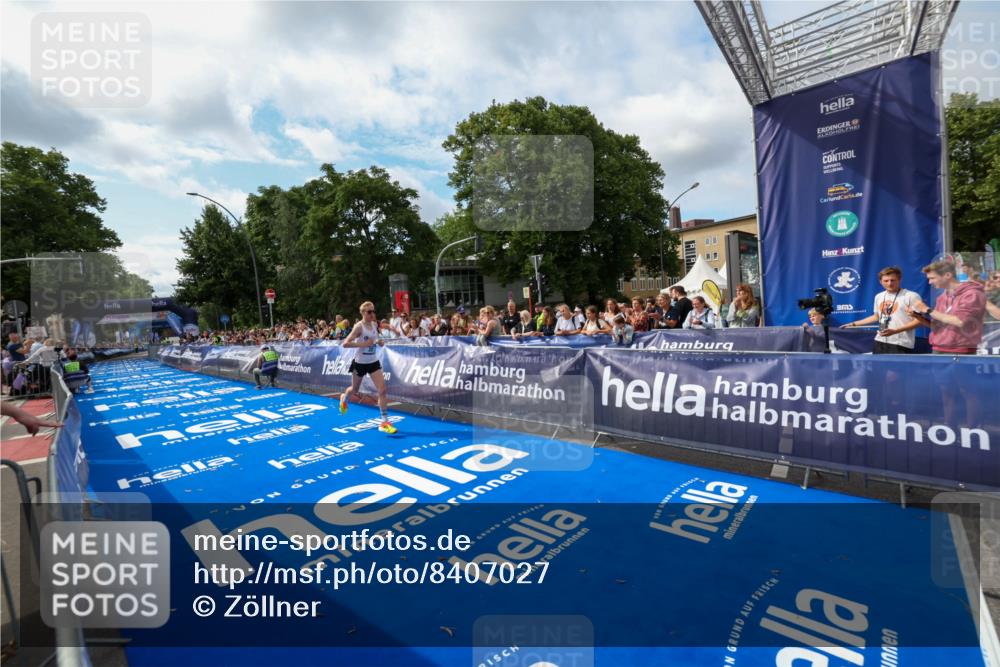 29.06.2025 - hella hamburg halbmarathon Zöllner http://msf.ph/oto/8407027 29.06.2025 10:12:45 Ziel 28 meine-sportfotos.de