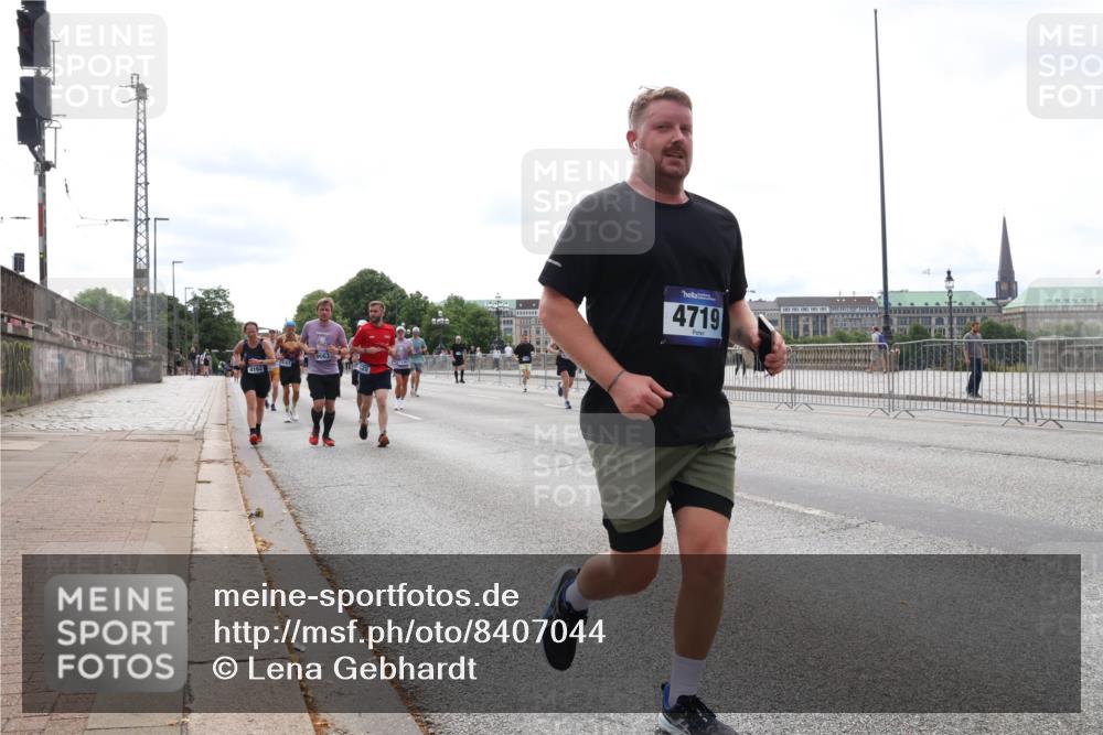 29.06.2025 - hella hamburg halbmarathon Lena Gebhardt http://msf.ph/oto/8407044 29.06.2025 10:24:31 Lombardsbrücke 4162, 4719, 1005, 1009, 1064, 1352, 1389, 1395, 2132, 2280, 2477, 2944, 3013, 3053, 3099, 3113, 3132, 3185, 3285, 3421, 3579, 3786, 4111, 4162, 4221, 4464, 4684, 4719, 4993, 5039, 5138, 5829, 5830, 5954, 6261, 6478, 6524, 6526, 6570, 7426, 7528, 7920, 7975, 8167, 8187, 8297, 9063, 10907, 11306, 11347, 11651, 11816, 11817, 12070, 12210, 12303, 13111, 13113, 13380, 13573, 13638, 13711, 14143, 14898, 15124, 15975, 17535 meine-sportfotos.de