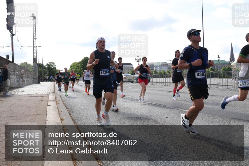 29.06.2025 - hella hamburg halbmarathon Lena Gebhardt http://msf.ph/oto/8407062 29.06.2025 09:49:45 Lombardsbrücke 1975, 14204, 141, 15013, 10680, 4303, 25, 73, 1343, 1445, 1800, 1975, 2324, 2573, 2745, 2750, 2849, 2949, 2980, 3014, 3116, 3136, 3282, 3431, 3530, 4148, 4303, 4318, 4425, 4528, 4766, 5648, 6095, 6123, 6149, 6682, 7035, 7229, 7495, 7796, 8370, 8465, 8629, 8925, 9264, 9265, 9296, 9686, 9914, 10680, 10930, 11765, 11952, 12098, 12327, 12839, 13141, 13457, 13800, 14077, 14204, 14359, 14374, 14560, 14629, 14667, 14688, 14789, 15094 meine-sportfotos.de