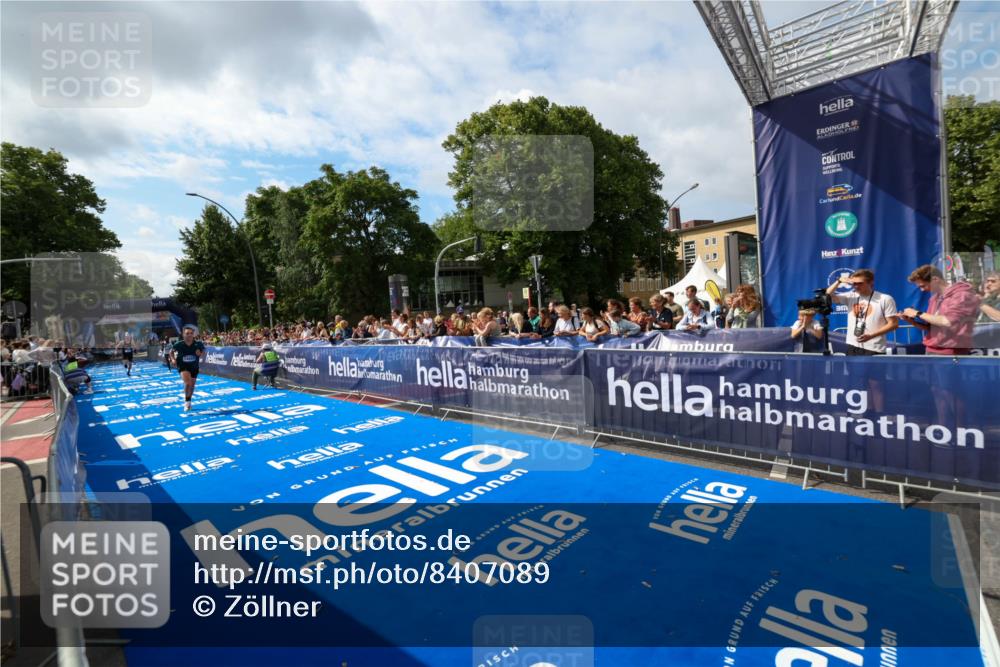29.06.2025 - hella hamburg halbmarathon Zöllner http://msf.ph/oto/8407089 29.06.2025 10:14:01 Ziel 31, 42, 14689 meine-sportfotos.de