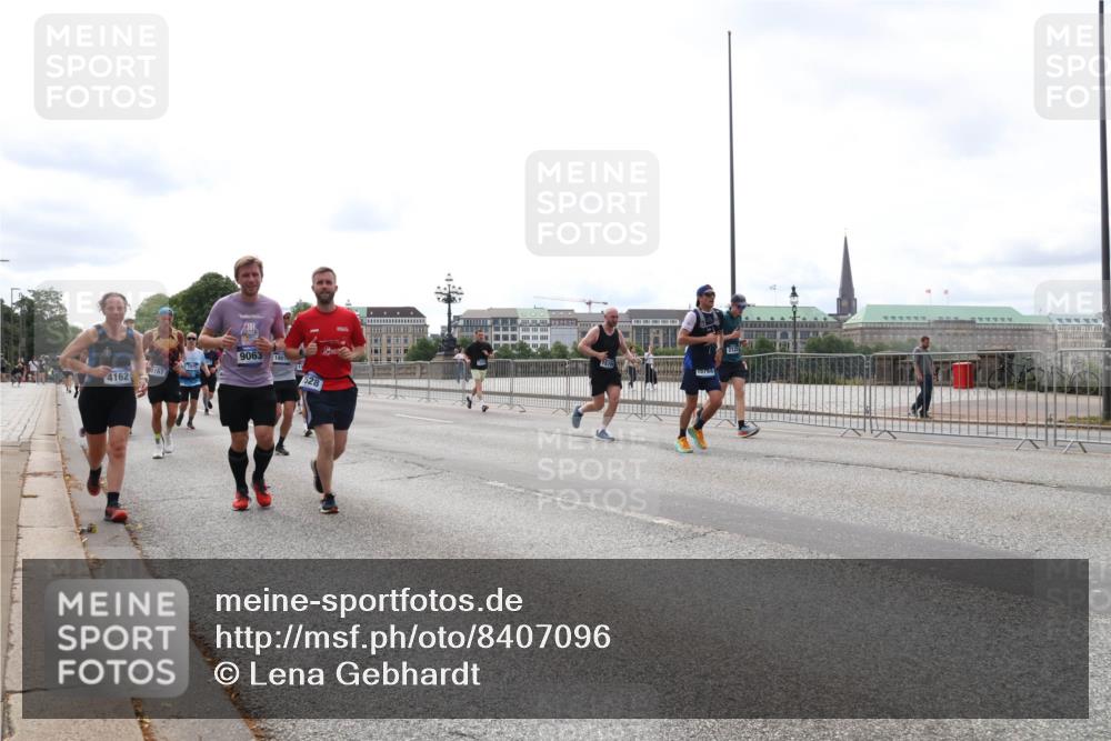 29.06.2025 - hella hamburg halbmarathon Lena Gebhardt http://msf.ph/oto/8407096 29.06.2025 10:24:32 Lombardsbrücke 9063, 180, 3167, 4162, 528, 157, 15794, 1005, 1009, 1064, 1352, 1389, 1395, 2108, 2132, 2280, 2477, 2944, 3053, 3099, 3113, 3132, 3185, 3285, 3421, 3579, 3786, 4111, 4162, 4221, 4444, 4464, 4684, 4719, 4993, 5039, 5138, 5829, 5830, 5954, 6261, 6478, 6524, 6526, 6570, 7528, 7920, 7975, 8167, 8187, 8297, 9063, 10907, 11306, 11347, 11651, 11816, 11817, 12070, 12210, 12303, 13111, 13113, 13380, 13573, 13638, 13711, 14143, 14898, 15124, 15975, 17535 meine-sportfotos.de