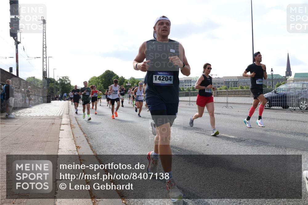 29.06.2025 - hella hamburg halbmarathon Lena Gebhardt http://msf.ph/oto/8407138 29.06.2025 09:49:46 Lombardsbrücke 1975, 14204, 15013, 10680, 966, 1343, 1445, 1800, 1975, 2324, 2573, 2745, 2750, 2849, 2949, 2980, 3014, 3116, 3136, 3282, 3431, 3530, 4148, 4303, 4318, 4425, 4528, 4766, 5648, 6095, 6123, 6149, 6682, 7035, 7229, 7495, 7796, 8370, 8465, 8629, 8925, 9264, 9265, 9296, 9686, 9914, 9979, 10680, 10930, 11765, 12098, 12327, 12839, 13141, 13457, 13800, 14077, 14204, 14359, 14374, 14560, 14629, 14667, 14688, 14789, 15094 meine-sportfotos.de