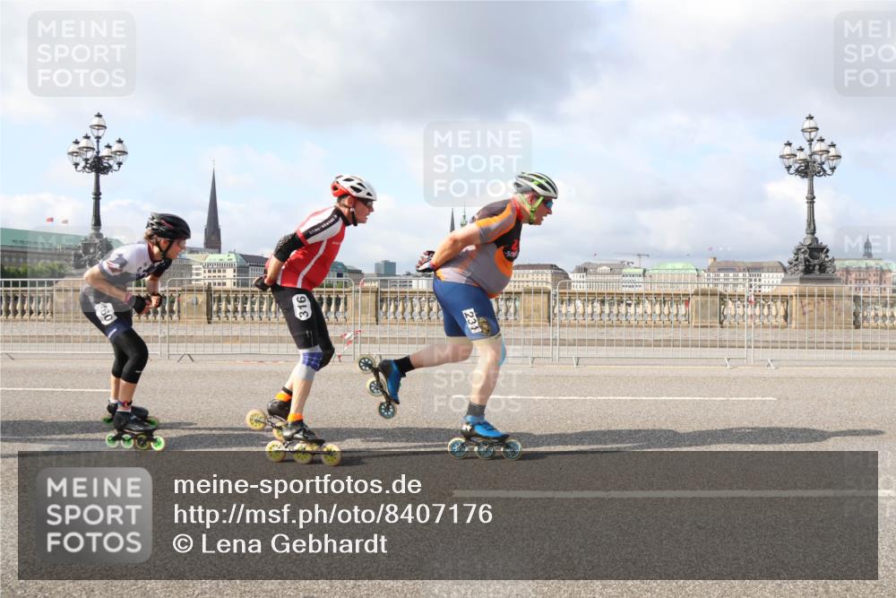 29.06.2025 - hella hamburg halbmarathon Lena Gebhardt http://msf.ph/oto/8407176 29.06.2025 08:54:42 Lombardsbrücke 460, 316, 231 meine-sportfotos.de