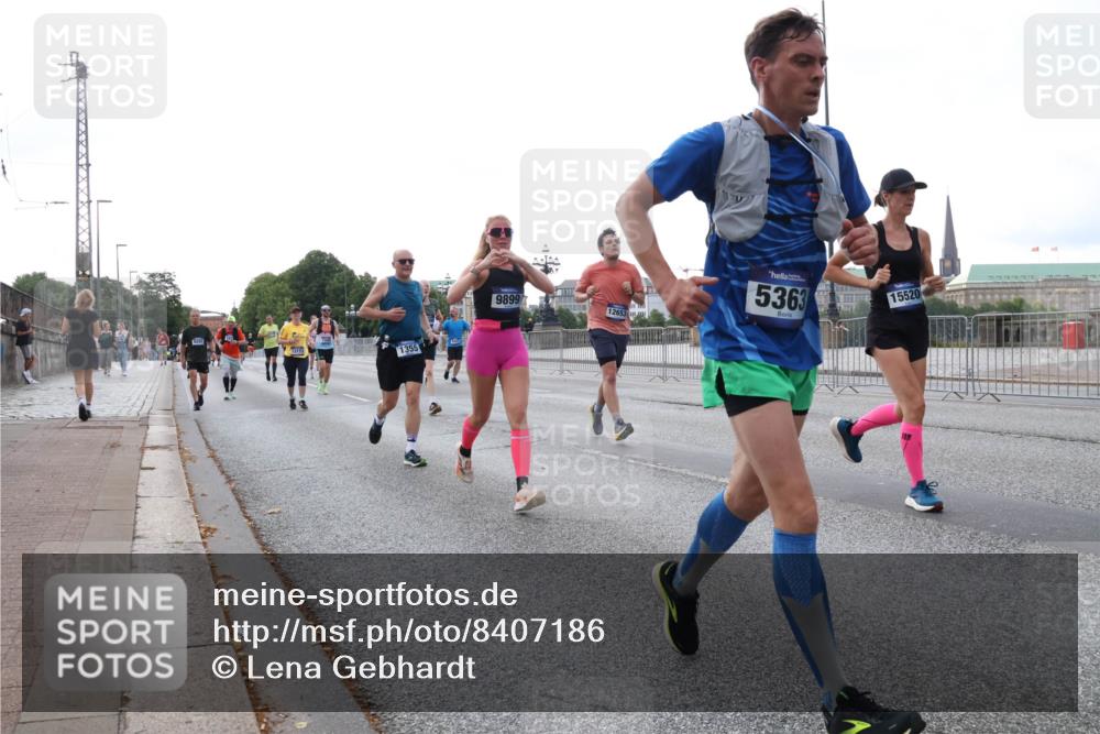 29.06.2025 - hella hamburg halbmarathon Lena Gebhardt http://msf.ph/oto/8407186 29.06.2025 10:04:02 Lombardsbrücke 1355, 9899, 12653, 5363, 15520, 1032, 1355, 1367, 2277, 2683, 2759, 2979, 3488, 4095, 4488, 4587, 5058, 5363, 5384, 5396, 5613, 5976, 6142, 6706, 6709, 7006, 7017, 7306, 7485, 8177, 8421, 8422, 8423, 8469, 8484, 8727, 9280, 9526, 9899, 10389, 10756, 11402, 11511, 11582, 11614, 12004, 12005, 12336, 12653, 13173, 13583, 13793, 14340, 15520, 15525, 15643, 15678, 15859, 16099, 16113, 16621, 17071, 17098, 17437, 17550 meine-sportfotos.de