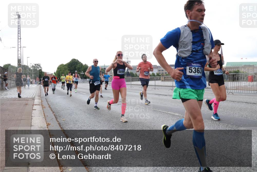 29.06.2025 - hella hamburg halbmarathon Lena Gebhardt http://msf.ph/oto/8407218 29.06.2025 10:04:02 Lombardsbrücke 1355, 9899, 12653, 5363, 15520, 1032, 1355, 1367, 2277, 2683, 2759, 2979, 3488, 4095, 4488, 4587, 5058, 5363, 5384, 5396, 5613, 5976, 6142, 6706, 6709, 7006, 7017, 7306, 7485, 8177, 8421, 8422, 8423, 8469, 8484, 8727, 9280, 9526, 9899, 10389, 10756, 11402, 11511, 11582, 11614, 12004, 12005, 12336, 12653, 13173, 13583, 13793, 14340, 15520, 15525, 15643, 15678, 15859, 16099, 16113, 16621, 17071, 17098, 17437, 17550 meine-sportfotos.de