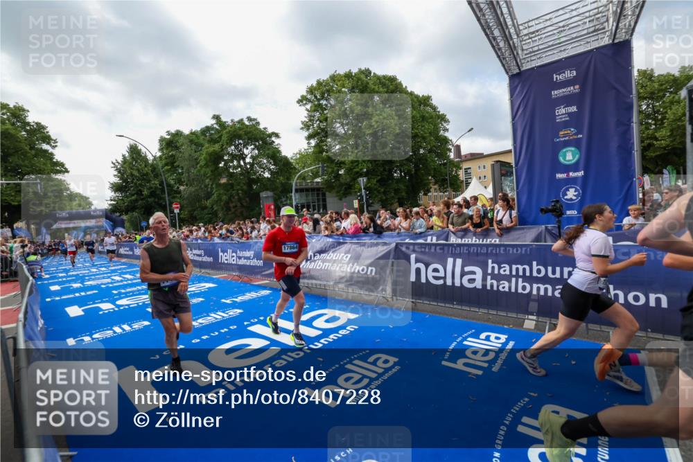 29.06.2025 - hella hamburg halbmarathon Zöllner http://msf.ph/oto/8407228 29.06.2025 10:42:10 Ziel 1441, 5682, 6593, 10216, 11417, 12098, 12292, 13196, 16677, 17363, 17864, 18772, 18920, 19046 meine-sportfotos.de