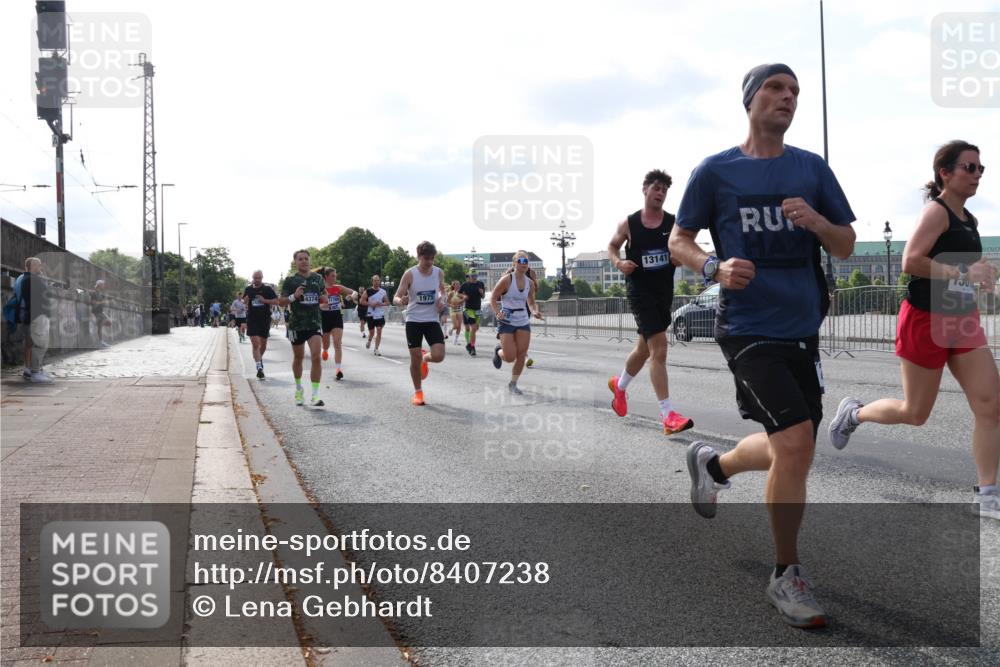 29.06.2025 - hella hamburg halbmarathon Lena Gebhardt http://msf.ph/oto/8407238 29.06.2025 09:49:46 Lombardsbrücke 1975, 4374, 117, 13141, 1343, 1445, 1800, 1975, 2324, 2573, 2745, 2750, 2849, 2949, 2980, 3014, 3116, 3136, 3282, 3431, 3530, 4148, 4303, 4318, 4425, 4528, 4766, 5648, 6095, 6123, 6149, 6682, 7035, 7229, 7495, 7796, 8370, 8465, 8629, 8925, 9264, 9265, 9296, 9686, 9914, 9979, 10680, 10930, 11765, 12098, 12327, 12839, 13141, 13457, 13800, 14077, 14204, 14359, 14374, 14560, 14629, 14667, 14688, 14789, 15094 meine-sportfotos.de