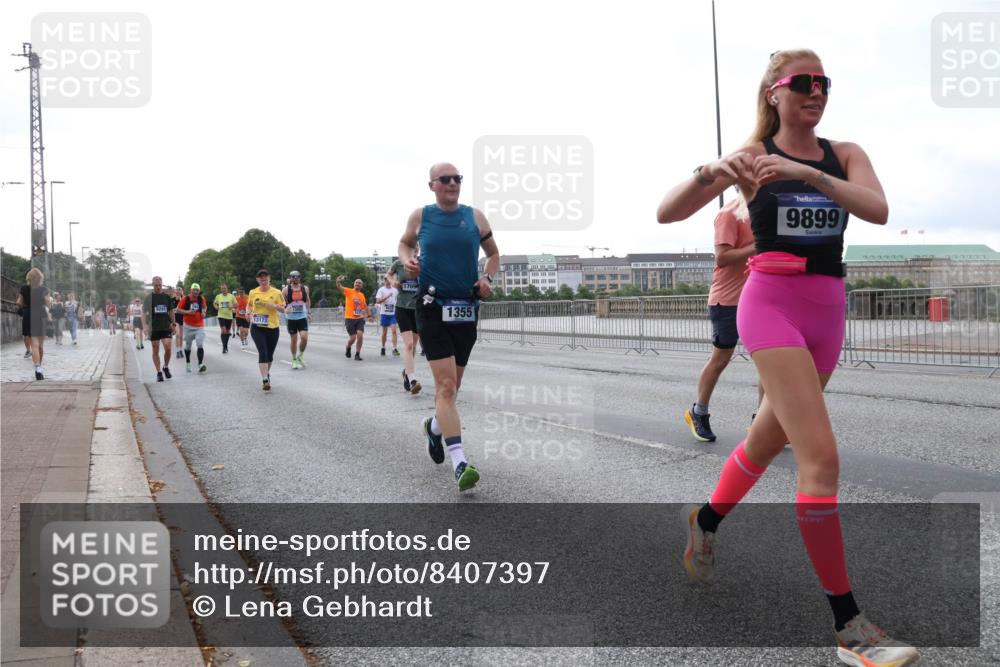29.06.2025 - hella hamburg halbmarathon Lena Gebhardt http://msf.ph/oto/8407397 29.06.2025 10:04:03 Lombardsbrücke 9280, 13173, 17096, 1355, 9899, 1032, 1355, 1367, 2277, 2683, 2759, 2979, 3488, 4095, 4488, 4587, 5058, 5354, 5363, 5365, 5384, 5396, 5613, 5976, 6142, 6706, 6709, 7006, 7017, 7306, 7485, 8177, 8421, 8422, 8423, 8469, 8484, 8727, 9280, 9526, 9899, 10389, 10756, 11402, 11511, 11582, 11614, 12004, 12005, 12336, 12653, 12998, 13173, 13583, 13793, 14340, 14436, 15520, 15525, 15643, 15678, 15859, 16099, 16113, 16621, 17071, 17098, 17437, 17550 meine-sportfotos.de