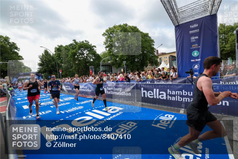 29.06.2025 - hella hamburg halbmarathon Zöllner http://msf.ph/oto/8407410 29.06.2025 10:42:20 Ziel 1312, 1903, 2675, 6770, 7765, 7865, 9365, 13709, 13746, 13807, 14811, 14899, 15270, 16626, 16660, 17182, 18802 meine-sportfotos.de