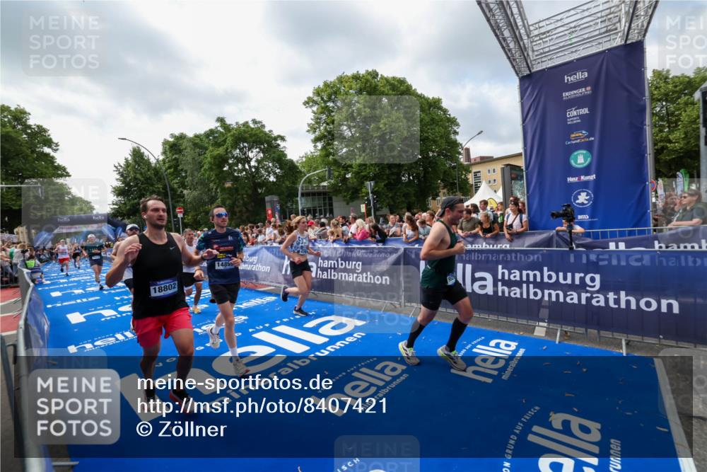 29.06.2025 - hella hamburg halbmarathon Zöllner http://msf.ph/oto/8407421 29.06.2025 10:42:20 Ziel 1312, 1903, 2675, 6770, 7765, 7865, 9365, 13709, 13746, 13807, 14811, 14899, 15270, 16626, 16660, 17182, 18802 meine-sportfotos.de