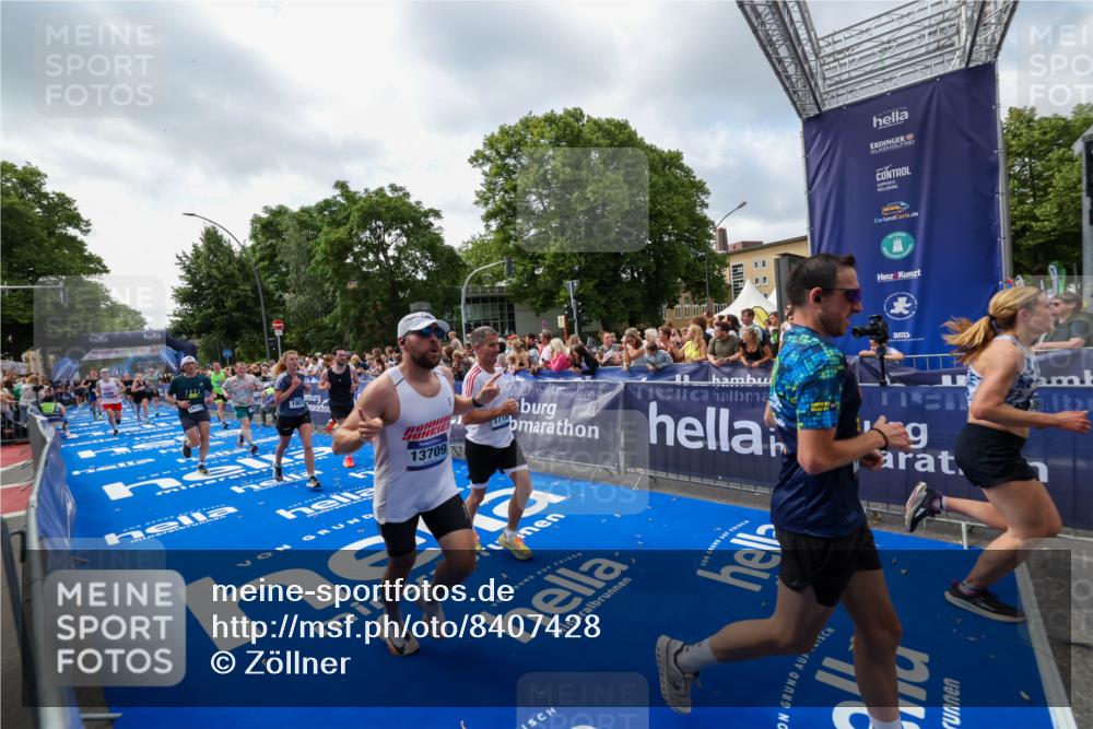 29.06.2025 - hella hamburg halbmarathon Zöllner http://msf.ph/oto/8407428 29.06.2025 10:42:21 Ziel 1312, 1903, 2675, 6639, 6770, 7865, 9365, 13709, 13746, 13807, 14811, 14899, 15270, 15654, 16626, 16660, 17182, 18802 meine-sportfotos.de