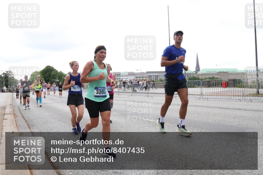 29.06.2025 - hella hamburg halbmarathon Lena Gebhardt http://msf.ph/oto/8407435 29.06.2025 10:50:35 Lombardsbrücke 11696, 7677, 1523, 3203, 1259, 1828, 1930, 2047, 2200, 3184, 3203, 3229, 3647, 3680, 3701, 3710, 3805, 3838, 3897, 4168, 4642, 4695, 4771, 4961, 5119, 5131, 5997, 6178, 6680, 6830, 7133, 7161, 7505, 7677, 7721, 7722, 7755, 7938, 8200, 8299, 8833, 8834, 8986, 9096, 9168, 9605, 9933, 10029, 10060, 10286, 10437, 10617, 10744, 11426, 11577, 11696, 11716, 12079, 12392, 12393, 13127, 13128, 13846, 13887, 14102, 14144, 14534, 14591, 14940, 15017, 15230, 15416 meine-sportfotos.de