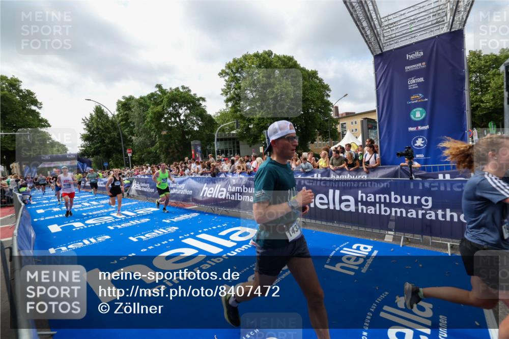 29.06.2025 - hella hamburg halbmarathon Zöllner http://msf.ph/oto/8407472 29.06.2025 10:42:23 Ziel 1312, 1903, 2675, 6639, 6770, 7865, 11907, 13746, 13807, 14226, 14811, 15175, 15270, 15654, 16281, 16660, 17182, 18330 meine-sportfotos.de