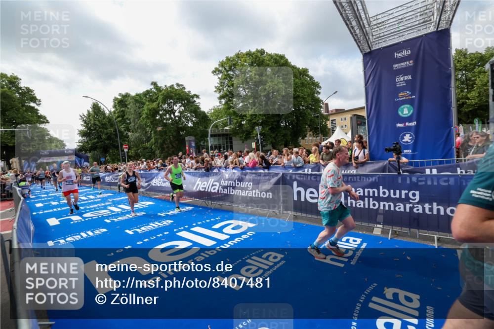 29.06.2025 - hella hamburg halbmarathon Zöllner http://msf.ph/oto/8407481 29.06.2025 10:42:24 Ziel 1256, 1312, 1903, 2675, 3523, 6639, 6770, 7693, 7865, 11907, 13746, 13807, 14226, 14811, 15095, 15175, 15270, 15654, 16281, 16660, 18330 meine-sportfotos.de