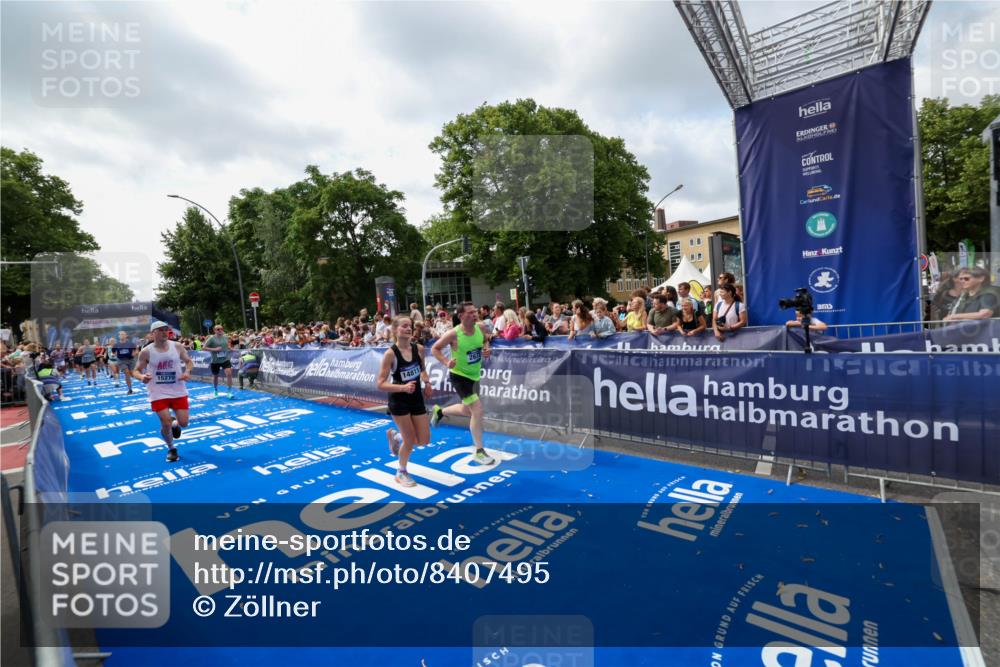 29.06.2025 - hella hamburg halbmarathon Zöllner http://msf.ph/oto/8407495 29.06.2025 10:42:24 Ziel 1256, 1312, 1903, 2675, 3523, 6639, 6770, 7693, 7865, 11907, 13746, 13807, 14226, 14811, 15095, 15175, 15270, 15654, 16281, 16660, 18330 meine-sportfotos.de