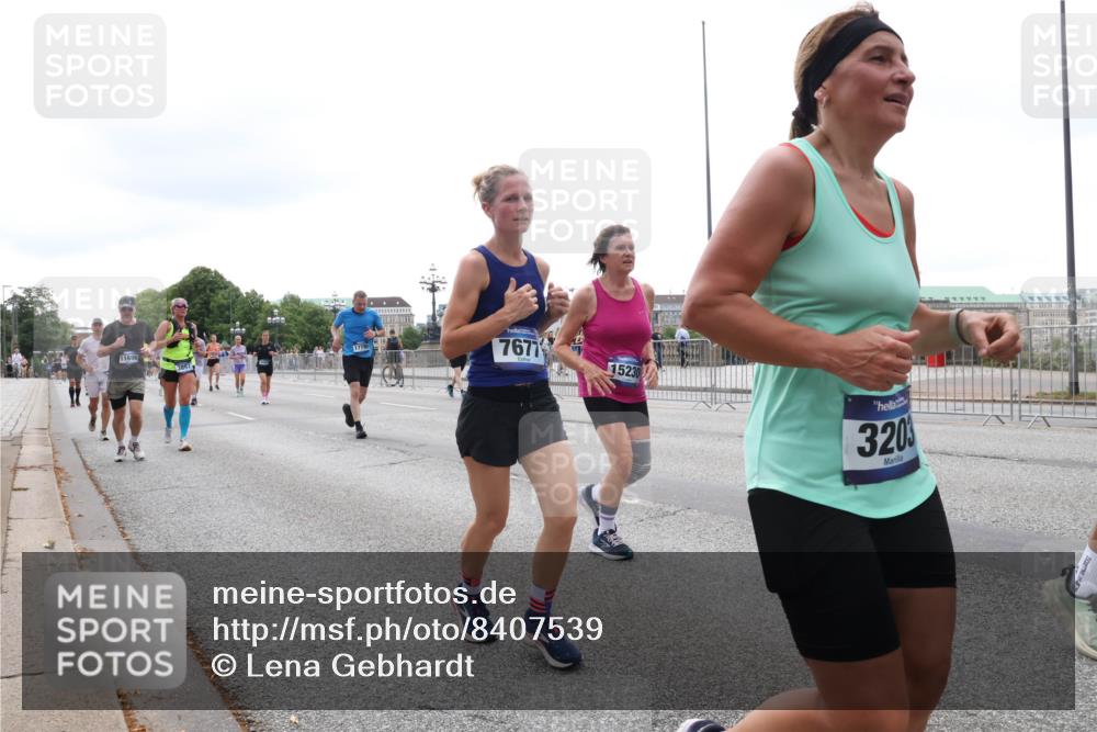 29.06.2025 - hella hamburg halbmarathon Lena Gebhardt http://msf.ph/oto/8407539 29.06.2025 10:50:35 Lombardsbrücke 969, 7677, 15230, 320, 1259, 1828, 1930, 2047, 2200, 3184, 3203, 3229, 3647, 3680, 3701, 3710, 3805, 3838, 3897, 4168, 4642, 4695, 4771, 4961, 5119, 5131, 5997, 6178, 6680, 6830, 7133, 7161, 7505, 7677, 7721, 7722, 7755, 7938, 8200, 8299, 8833, 8834, 8986, 9096, 9168, 9605, 9933, 10029, 10060, 10286, 10437, 10617, 10744, 11426, 11577, 11696, 11716, 12079, 12392, 12393, 13127, 13128, 13846, 13887, 14102, 14144, 14534, 14591, 14940, 15017, 15230, 15416 meine-sportfotos.de