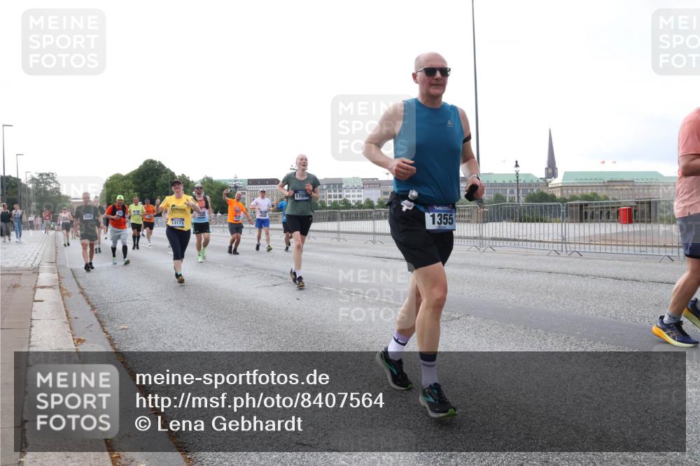 29.06.2025 - hella hamburg halbmarathon Lena Gebhardt http://msf.ph/oto/8407564 29.06.2025 10:04:03 Lombardsbrücke 13173, 17098, 1355, 1032, 1355, 1367, 2277, 2683, 2759, 2979, 3488, 4095, 4488, 4587, 5058, 5354, 5363, 5365, 5384, 5396, 5613, 5976, 6142, 6706, 6709, 7006, 7017, 7306, 7485, 8177, 8421, 8422, 8423, 8469, 8484, 8727, 9280, 9526, 9899, 10389, 10756, 11402, 11511, 11582, 11614, 12004, 12005, 12336, 12653, 12998, 13173, 13583, 13793, 14340, 14436, 15520, 15525, 15643, 15678, 15859, 16099, 16113, 16621, 17071, 17098, 17437, 17550 meine-sportfotos.de