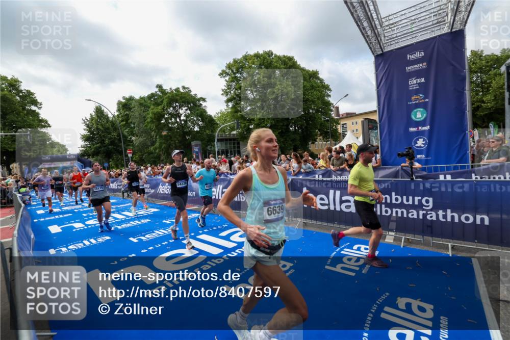 29.06.2025 - hella hamburg halbmarathon Zöllner http://msf.ph/oto/8407597 29.06.2025 10:42:30 Ziel 1209, 1256, 1353, 1800, 1962, 2233, 3523, 6639, 7116, 7448, 7693, 7734, 11907, 13446, 14226, 15095, 15175, 15623, 15654, 16281, 16295, 16333, 17637, 17733, 17911, 18330, 18680 meine-sportfotos.de