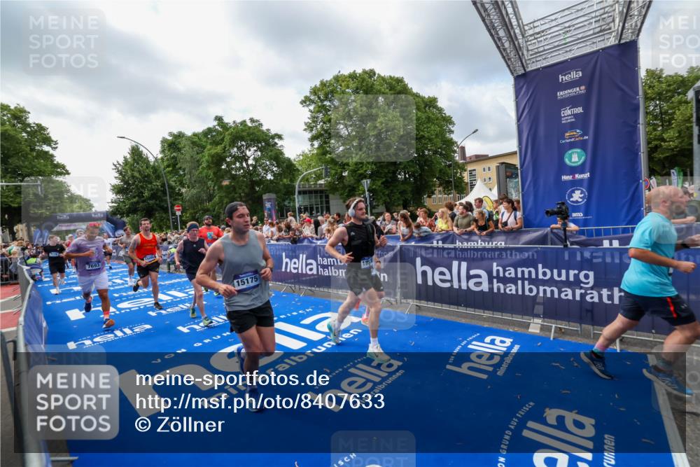 29.06.2025 - hella hamburg halbmarathon Zöllner http://msf.ph/oto/8407633 29.06.2025 10:42:31 Ziel 1209, 1256, 1353, 1800, 1962, 2233, 3523, 7116, 7448, 7693, 7734, 11907, 13446, 14226, 15095, 15175, 15623, 16281, 16295, 16333, 17016, 17637, 17733, 17911, 18330, 18680 meine-sportfotos.de
