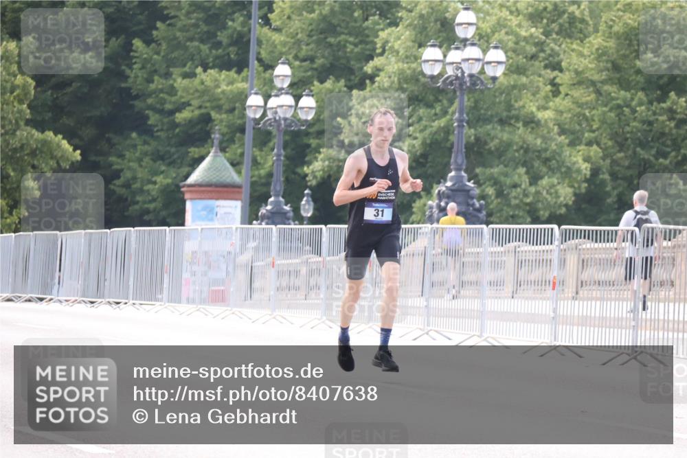 29.06.2025 - hella hamburg halbmarathon Lena Gebhardt http://msf.ph/oto/8407638 29.06.2025 09:36:57 Lombardsbrücke 31, 31, 19227 meine-sportfotos.de