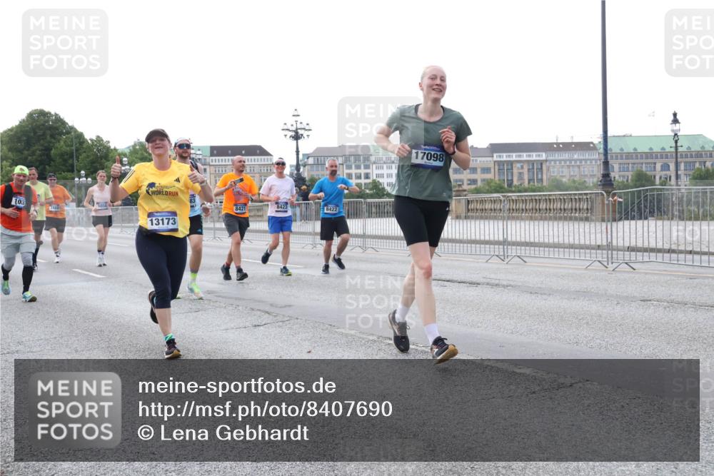 29.06.2025 - hella hamburg halbmarathon Lena Gebhardt http://msf.ph/oto/8407690 29.06.2025 10:04:04 Lombardsbrücke 103, 3486, 8421, 8423, 8422, 13173, 17098, 1032, 1355, 1367, 2277, 2683, 2759, 2979, 3488, 4095, 4488, 4587, 5058, 5354, 5363, 5365, 5396, 5613, 5976, 6142, 6706, 6709, 7006, 7017, 7306, 7485, 8177, 8421, 8422, 8423, 8469, 8484, 8727, 9280, 9526, 9899, 10389, 10756, 11402, 11511, 11582, 11614, 12004, 12005, 12336, 12653, 12998, 13173, 13583, 13793, 14340, 14436, 14917, 15520, 15525, 15643, 15678, 15859, 16099, 16113, 16621, 17071, 17098, 17437, 17550 meine-sportfotos.de