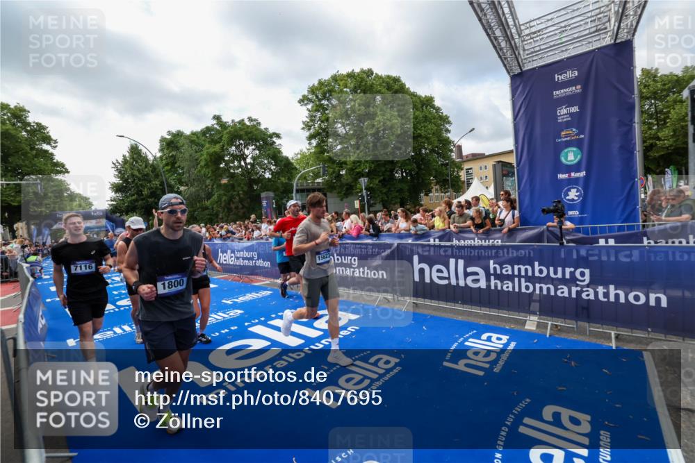 29.06.2025 - hella hamburg halbmarathon Zöllner http://msf.ph/oto/8407695 29.06.2025 10:42:34 Ziel 1209, 1353, 1735, 1800, 1962, 2233, 4235, 7116, 7448, 7508, 7734, 13446, 15623, 16295, 16333, 17016, 17637, 17733, 17911, 18680 meine-sportfotos.de