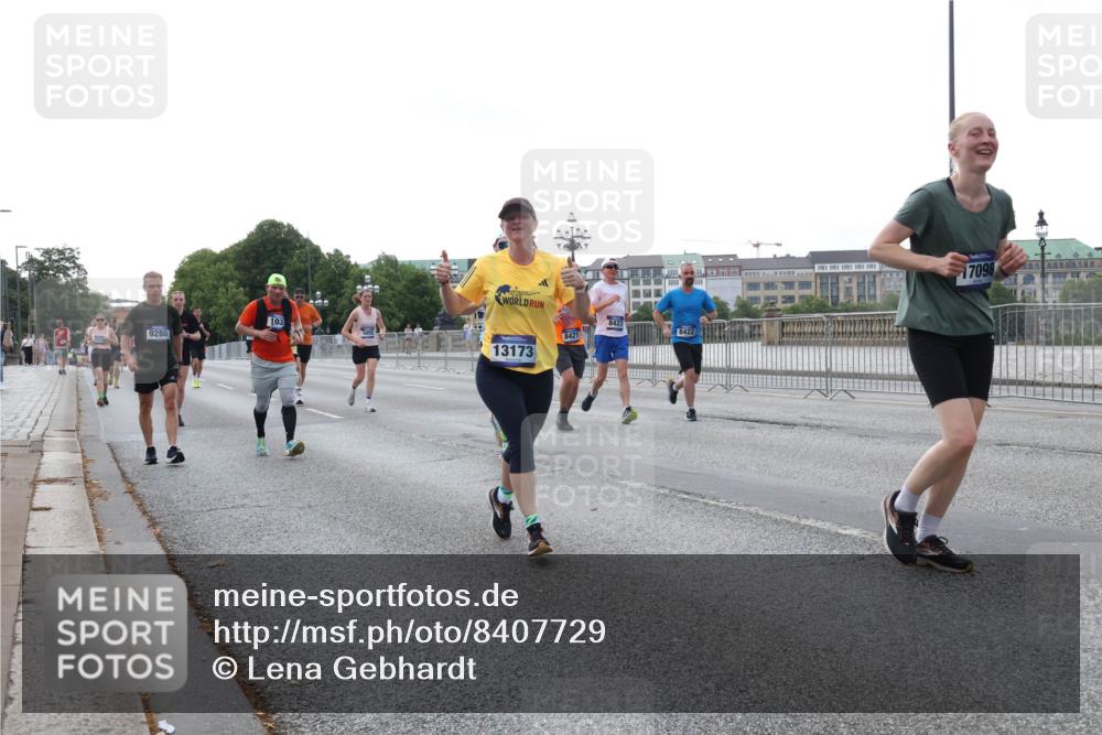 29.06.2025 - hella hamburg halbmarathon Lena Gebhardt http://msf.ph/oto/8407729 29.06.2025 10:04:05 Lombardsbrücke 103, 8423, 9280, 8421, 13173, 17098, 1032, 1355, 1367, 2277, 2759, 2979, 3488, 4095, 4488, 4587, 5058, 5354, 5363, 5365, 5396, 5613, 5976, 6142, 6706, 6709, 7006, 7017, 7306, 7485, 8177, 8217, 8421, 8422, 8423, 8469, 8484, 8727, 9280, 9526, 9899, 10389, 10756, 11402, 11511, 11582, 11614, 12004, 12005, 12336, 12653, 12998, 13173, 13583, 13793, 14340, 14436, 14917, 15520, 15525, 15643, 15678, 15859, 16099, 16113, 16621, 17071, 17098, 17437, 17550 meine-sportfotos.de