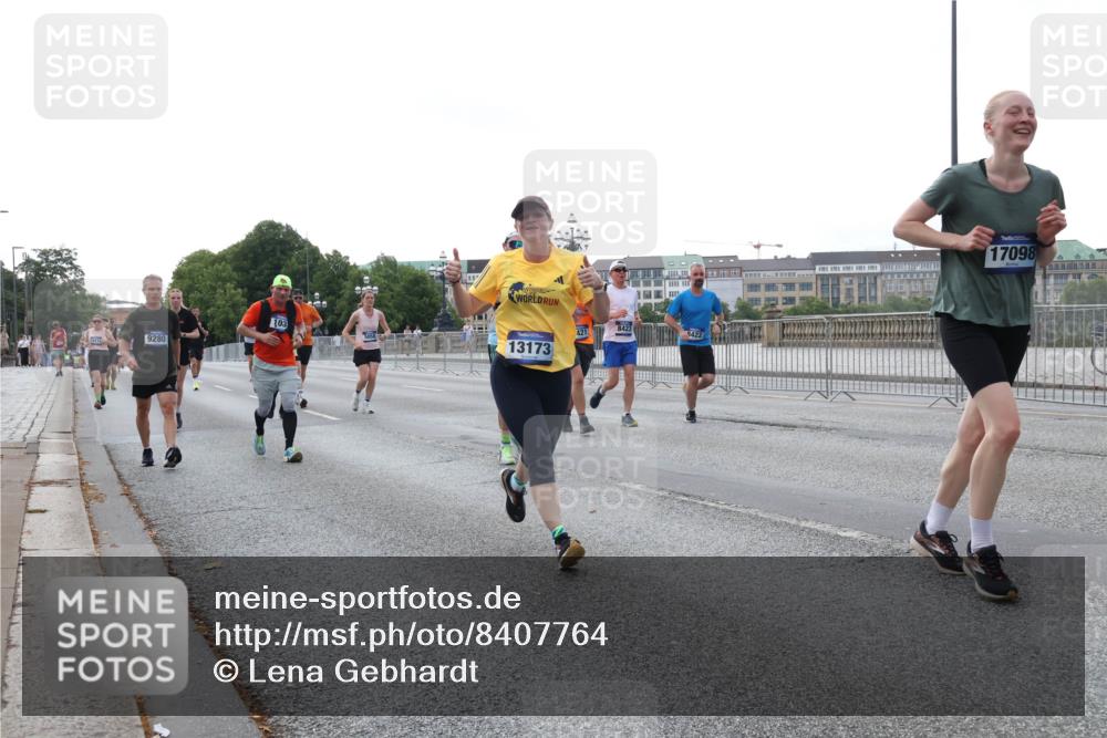 29.06.2025 - hella hamburg halbmarathon Lena Gebhardt http://msf.ph/oto/8407764 29.06.2025 10:04:05 Lombardsbrücke 103, 8423, 421, 9422, 9280, 13173, 17098, 1032, 1355, 1367, 2277, 2759, 2979, 3488, 4095, 4488, 4587, 5058, 5354, 5363, 5365, 5396, 5613, 5976, 6142, 6706, 6709, 7006, 7017, 7306, 7485, 8177, 8217, 8421, 8422, 8423, 8469, 8484, 8727, 9280, 9526, 9899, 10389, 10756, 11402, 11511, 11582, 11614, 12004, 12005, 12336, 12653, 12998, 13173, 13583, 13793, 14340, 14436, 14917, 15520, 15525, 15643, 15678, 15859, 16099, 16113, 16621, 17071, 17098, 17437, 17550 meine-sportfotos.de