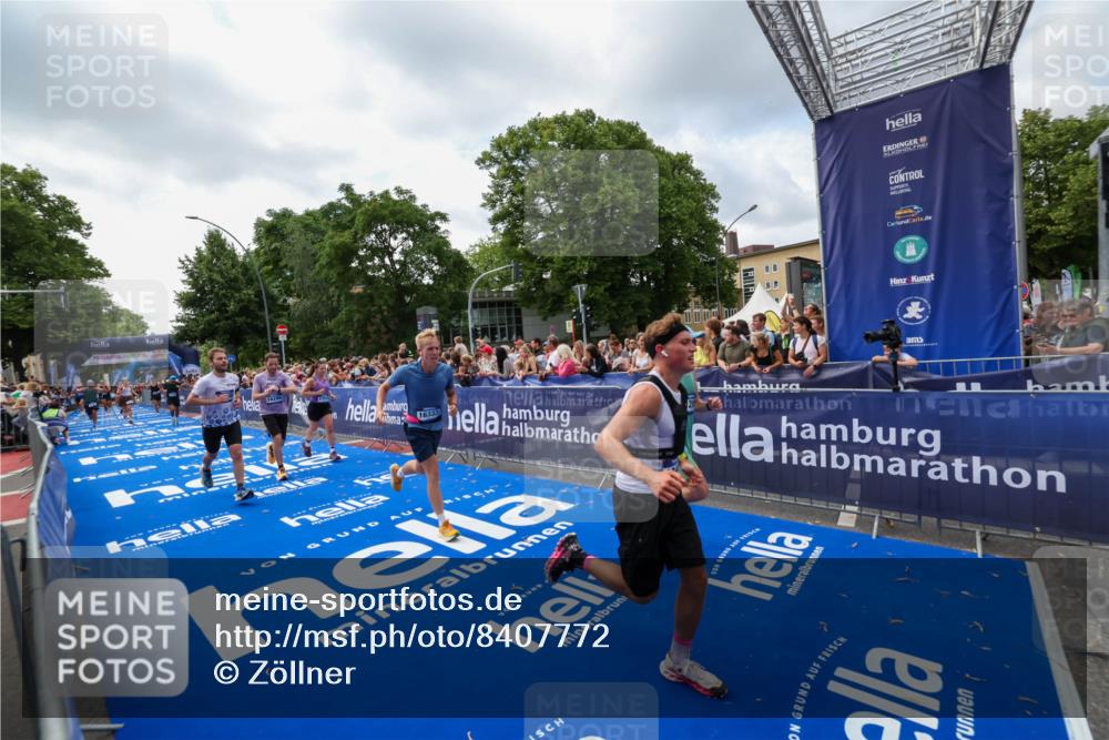 29.06.2025 - hella hamburg halbmarathon Zöllner http://msf.ph/oto/8407772 29.06.2025 10:42:37 Ziel 1209, 1735, 1962, 4235, 7508, 13446, 13483, 16295, 16333, 17016, 17733, 18275, 18632, 18680 meine-sportfotos.de