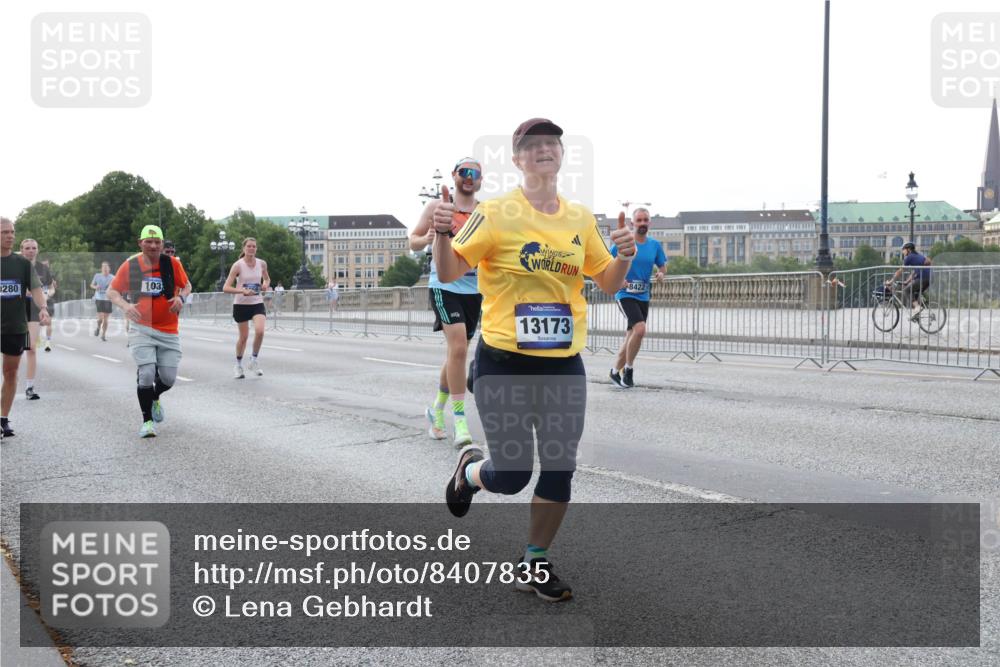 29.06.2025 - hella hamburg halbmarathon Lena Gebhardt http://msf.ph/oto/8407835 29.06.2025 10:04:05 Lombardsbrücke 280, 103, 8422, 13173, 1032, 1355, 1367, 2277, 2759, 2979, 3488, 4095, 4488, 4587, 5058, 5354, 5363, 5365, 5396, 5613, 5976, 6142, 6706, 6709, 7006, 7017, 7306, 7485, 8177, 8217, 8421, 8422, 8423, 8469, 8484, 8727, 9280, 9526, 9899, 10389, 10756, 11402, 11511, 11582, 11614, 12004, 12005, 12336, 12653, 12998, 13173, 13583, 13793, 14340, 14436, 14917, 15520, 15525, 15643, 15678, 15859, 16099, 16113, 16621, 17071, 17098, 17437, 17550 meine-sportfotos.de
