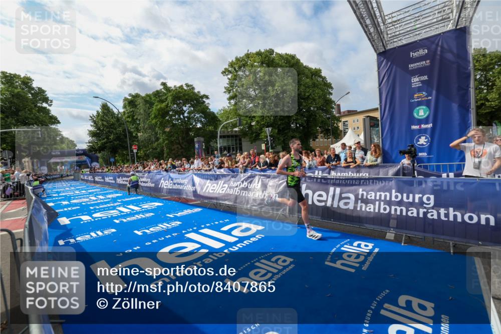 29.06.2025 - hella hamburg halbmarathon Zöllner http://msf.ph/oto/8407865 29.06.2025 10:16:25 Ziel 11409 meine-sportfotos.de