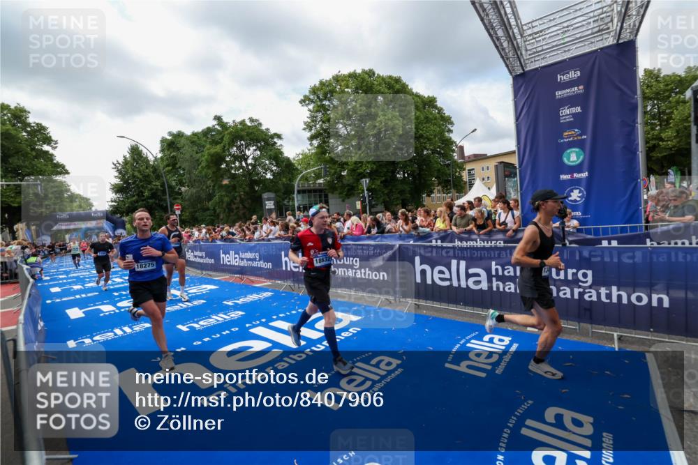 29.06.2025 - hella hamburg halbmarathon Zöllner http://msf.ph/oto/8407906 29.06.2025 10:42:45 Ziel 1700, 9371, 9534, 13483, 13725, 17000, 18275, 18632 meine-sportfotos.de