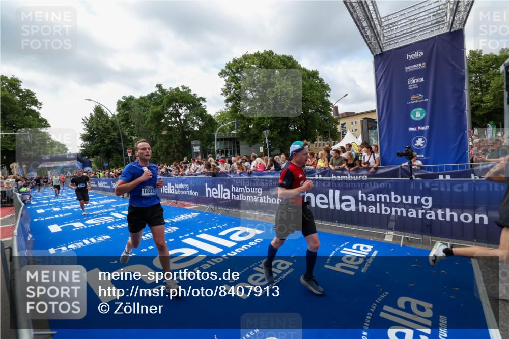 29.06.2025 - hella hamburg halbmarathon Zöllner http://msf.ph/oto/8407913 29.06.2025 10:42:45 Ziel 1700, 9371, 9534, 13483, 13725, 17000, 18275, 18632 meine-sportfotos.de
