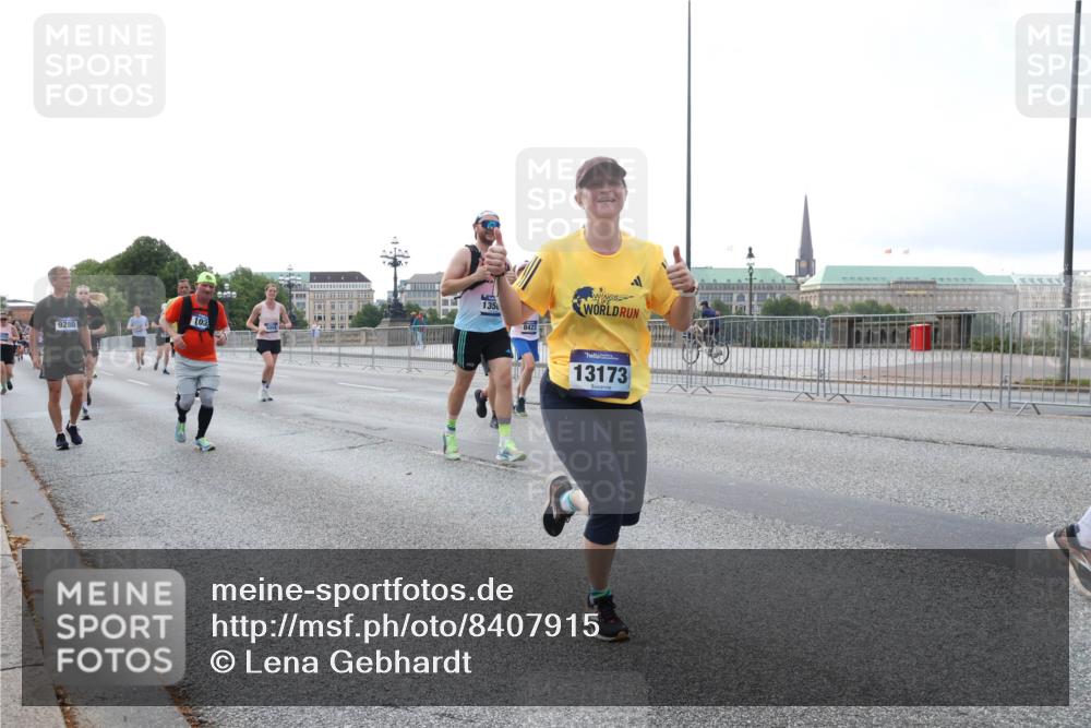 29.06.2025 - hella hamburg halbmarathon Lena Gebhardt http://msf.ph/oto/8407915 29.06.2025 10:04:06 Lombardsbrücke 103, 9280, 135, 8423, 13173, 1032, 1355, 1367, 2277, 2759, 2979, 3488, 4095, 4488, 4587, 5058, 5354, 5363, 5365, 5396, 5613, 5976, 6142, 6706, 6709, 7006, 7017, 7306, 7485, 8177, 8217, 8421, 8422, 8423, 8469, 8484, 8727, 9280, 9526, 9899, 10389, 10756, 11402, 11511, 11582, 11614, 12004, 12005, 12336, 12653, 12998, 13173, 13583, 14340, 14436, 14917, 15520, 15525, 15678, 15859, 16099, 16113, 16621, 17071, 17098, 17437 meine-sportfotos.de