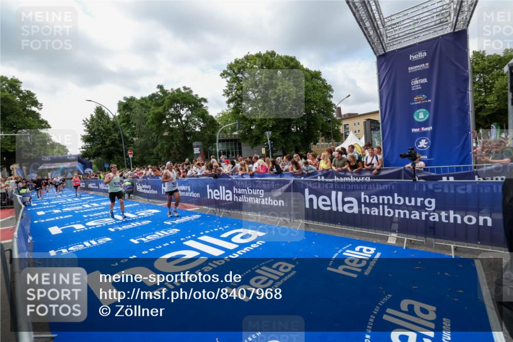 29.06.2025 - hella hamburg halbmarathon Zöllner http://msf.ph/oto/8407968 29.06.2025 10:42:48 Ziel 1700, 7105, 9371, 9534, 13725, 14560, 14813, 15297, 15301, 15851 meine-sportfotos.de
