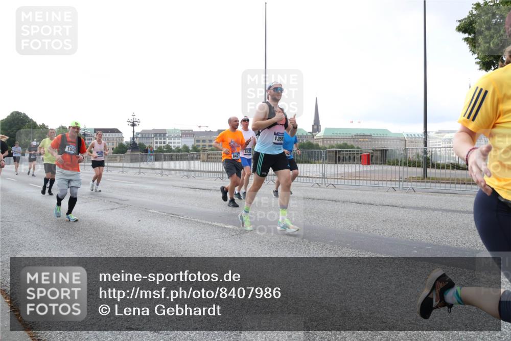 29.06.2025 - hella hamburg halbmarathon Lena Gebhardt http://msf.ph/oto/8407986 29.06.2025 10:04:06 Lombardsbrücke 103, 8421, 8423, 1358, 1032, 1355, 1367, 2277, 2759, 2979, 3488, 4095, 4488, 4587, 5058, 5354, 5363, 5365, 5396, 5613, 5976, 6142, 6706, 6709, 7006, 7017, 7306, 7485, 8177, 8217, 8421, 8422, 8423, 8469, 8484, 8727, 9280, 9526, 9899, 10389, 10756, 11402, 11511, 11582, 11614, 12004, 12005, 12336, 12653, 12998, 13173, 13583, 14340, 14436, 14917, 15520, 15525, 15678, 15859, 16099, 16113, 16621, 17071, 17098, 17437 meine-sportfotos.de