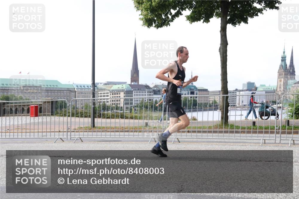 29.06.2025 - hella hamburg halbmarathon Lena Gebhardt http://msf.ph/oto/8408003 29.06.2025 09:37:03 Lombardsbrücke 31, 19227 meine-sportfotos.de