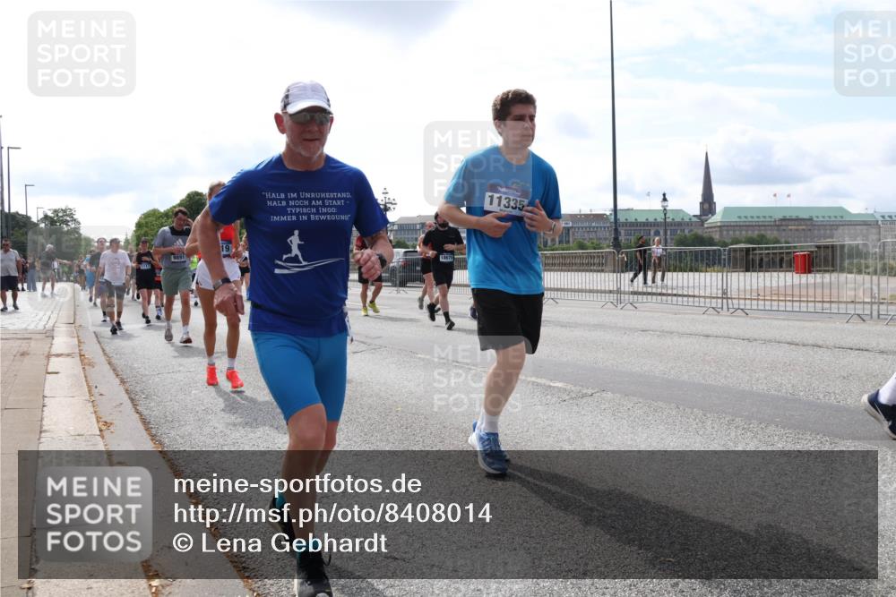 29.06.2025 - hella hamburg halbmarathon Lena Gebhardt http://msf.ph/oto/8408014 29.06.2025 10:16:49 Lombardsbrücke 1117, 11335, 1117, 1137, 1212, 1240, 1244, 1331, 1348, 1403, 1553, 1599, 1602, 1825, 2225, 2347, 2912, 3030, 3088, 3156, 3176, 3450, 3484, 3622, 3687, 4478, 4583, 5036, 5037, 6024, 6328, 6488, 6742, 6941, 6948, 7114, 7115, 7158, 7257, 7345, 7358, 7360, 7376, 7753, 7924, 7928, 8263, 8295, 8317, 8513, 8597, 8619, 8645, 8707, 8847, 8857, 9091, 9208, 9332, 9492, 9628, 9664, 9676, 9810, 10076, 10139, 10141, 10232 meine-sportfotos.de