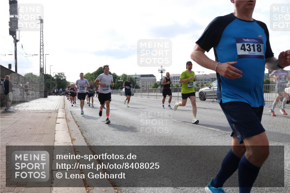 29.06.2025 - hella hamburg halbmarathon Lena Gebhardt http://msf.ph/oto/8408025 29.06.2025 09:49:52 Lombardsbrücke 6123, 17214, 1909, 4318, 18412, 1343, 1445, 1615, 1675, 1800, 1975, 2324, 2415, 2573, 2750, 2949, 2980, 3014, 3136, 3282, 3431, 3530, 4148, 4303, 4318, 4425, 4528, 4766, 5248, 5409, 6095, 6123, 6682, 7035, 7229, 7495, 7796, 8370, 8465, 8629, 8925, 9264, 9265, 9294, 9296, 9686, 9711, 9914, 9979, 10680, 10894, 10930, 11765, 12327, 12839, 13141, 13457, 13800, 14077, 14204, 14359, 14374, 14560, 14629, 14667, 14688, 14789, 15094 meine-sportfotos.de