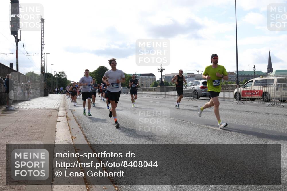 29.06.2025 - hella hamburg halbmarathon Lena Gebhardt http://msf.ph/oto/8408044 29.06.2025 09:49:52 Lombardsbrücke 6123, 17214, 19090, 1343, 1445, 1615, 1675, 1800, 1975, 2324, 2415, 2573, 2750, 2949, 2980, 3014, 3136, 3282, 3431, 3530, 4148, 4303, 4318, 4425, 4528, 4766, 5248, 5409, 6095, 6123, 6682, 7035, 7229, 7495, 7796, 8370, 8465, 8629, 8925, 9264, 9265, 9294, 9296, 9686, 9711, 9914, 9979, 10680, 10894, 10930, 11765, 12327, 12839, 13141, 13457, 13800, 14077, 14204, 14359, 14374, 14560, 14629, 14667, 14688, 14789, 15094 meine-sportfotos.de