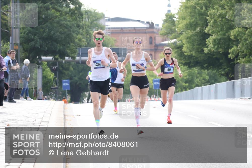 29.06.2025 - hella hamburg halbmarathon Lena Gebhardt http://msf.ph/oto/8408061 29.06.2025 09:37:37 Lombardsbrücke 10, 56, 1267, 50, 31, 45, 50, 12673 meine-sportfotos.de