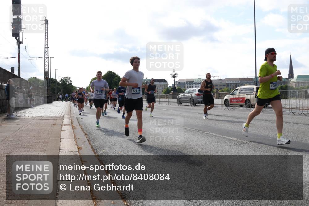 29.06.2025 - hella hamburg halbmarathon Lena Gebhardt http://msf.ph/oto/8408084 29.06.2025 09:49:52 Lombardsbrücke 6123, 17214, 1909, 1343, 1445, 1615, 1675, 1800, 1975, 2324, 2415, 2573, 2750, 2949, 2980, 3014, 3136, 3282, 3431, 3530, 4148, 4303, 4318, 4425, 4528, 4766, 5248, 5409, 6095, 6123, 6682, 7035, 7229, 7495, 7796, 8370, 8465, 8629, 8925, 9264, 9265, 9294, 9296, 9686, 9711, 9914, 9979, 10680, 10894, 10930, 11765, 12327, 12839, 13141, 13457, 13800, 14077, 14204, 14359, 14374, 14560, 14629, 14667, 14688, 14789, 15094 meine-sportfotos.de