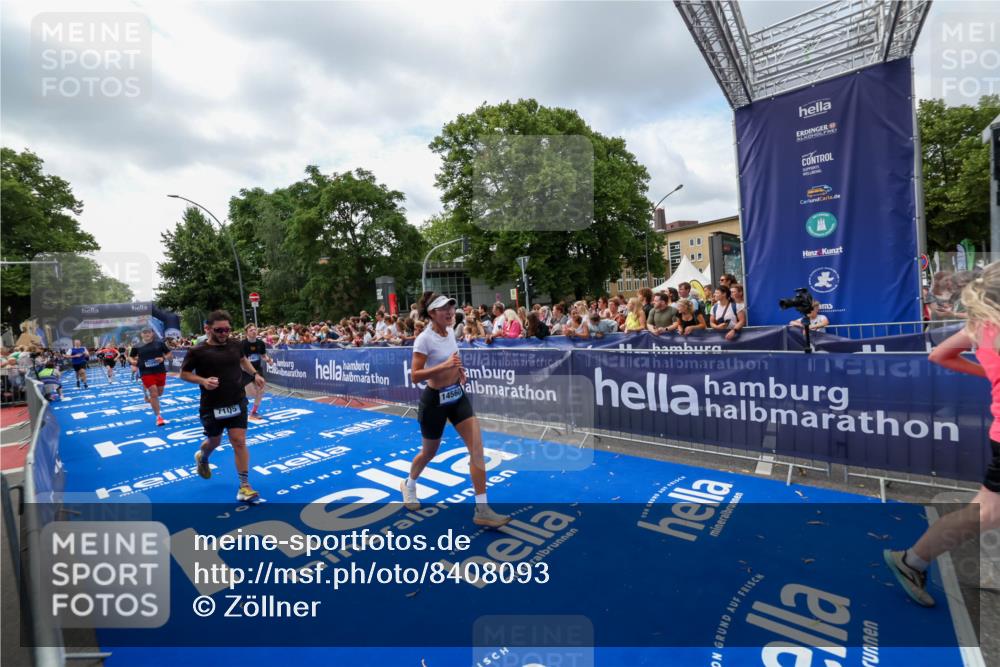 29.06.2025 - hella hamburg halbmarathon Zöllner http://msf.ph/oto/8408093 29.06.2025 10:42:54 Ziel 5011, 5477, 7105, 13398, 13725, 14447, 14560, 14813, 14849, 15297, 15301, 15851, 18559, 18659 meine-sportfotos.de