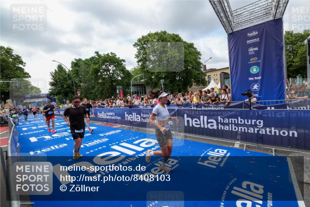 29.06.2025 - hella hamburg halbmarathon Zöllner http://msf.ph/oto/8408103 29.06.2025 10:42:54 Ziel 5011, 5477, 7105, 13398, 13725, 14447, 14560, 14813, 14849, 15297, 15301, 15851, 18559, 18659 meine-sportfotos.de