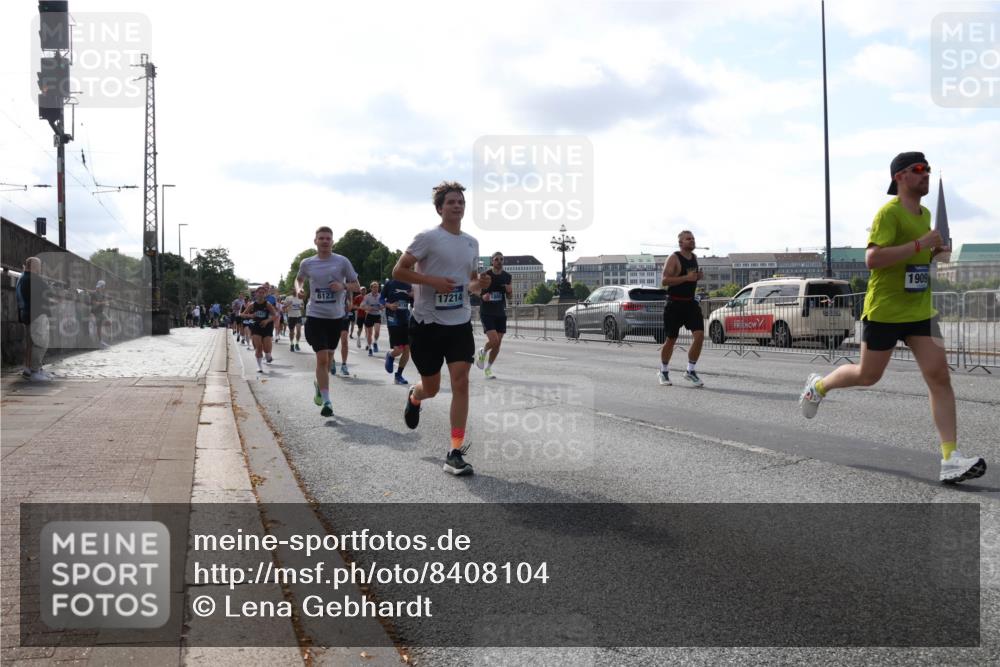 29.06.2025 - hella hamburg halbmarathon Lena Gebhardt http://msf.ph/oto/8408104 29.06.2025 09:49:52 Lombardsbrücke 6123, 17214, 1909, 1343, 1445, 1615, 1675, 1800, 1975, 2324, 2415, 2573, 2750, 2949, 2980, 3014, 3136, 3282, 3431, 3530, 4148, 4303, 4318, 4425, 4528, 4766, 5248, 5409, 6095, 6123, 6682, 7035, 7229, 7495, 7796, 8370, 8465, 8629, 8925, 9264, 9265, 9294, 9296, 9686, 9711, 9914, 9979, 10680, 10894, 10930, 11765, 12327, 12839, 13141, 13457, 13800, 14077, 14204, 14359, 14374, 14560, 14629, 14667, 14688, 14789, 15094 meine-sportfotos.de