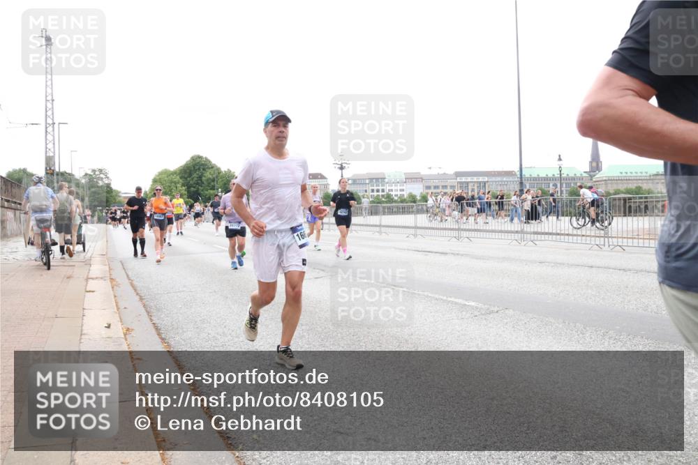 29.06.2025 - hella hamburg halbmarathon Lena Gebhardt http://msf.ph/oto/8408105 29.06.2025 10:50:40 Lombardsbrücke 20372, 166, 16742, 1129, 1208, 1259, 1828, 1930, 2047, 2200, 2358, 2859, 3184, 3203, 3229, 3647, 3680, 3710, 3805, 3838, 3897, 4168, 4642, 4695, 4771, 4848, 4961, 5119, 5131, 5997, 6178, 6680, 7133, 7141, 7161, 7505, 7677, 7938, 8200, 8299, 8779, 8833, 8834, 8986, 9096, 9168, 9933, 10029, 10286, 10437, 10552, 10614, 10636, 10744, 11426, 11577, 11696, 11716, 12079, 12392, 12393, 13887, 14102, 14144, 14534, 14591, 14940, 15017, 15230, 15416 meine-sportfotos.de