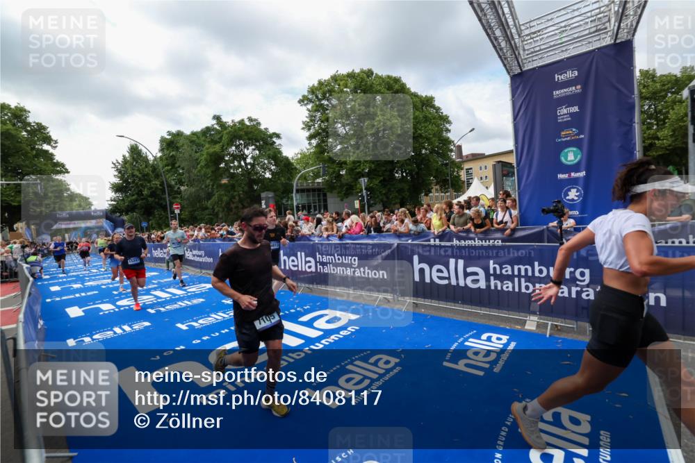 29.06.2025 - hella hamburg halbmarathon Zöllner http://msf.ph/oto/8408117 29.06.2025 10:42:54 Ziel 5011, 5477, 7105, 13398, 13725, 14447, 14560, 14813, 14849, 15297, 15301, 15851, 18559, 18659 meine-sportfotos.de